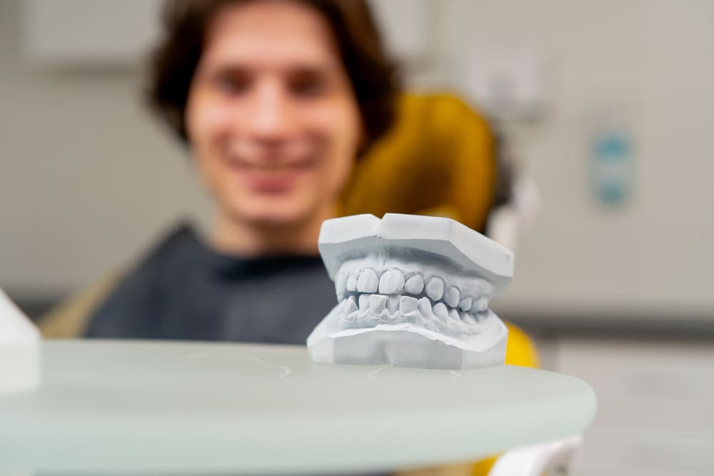 Ragazzo con i denti storti. Studio Berton - Dentista a Treviso.